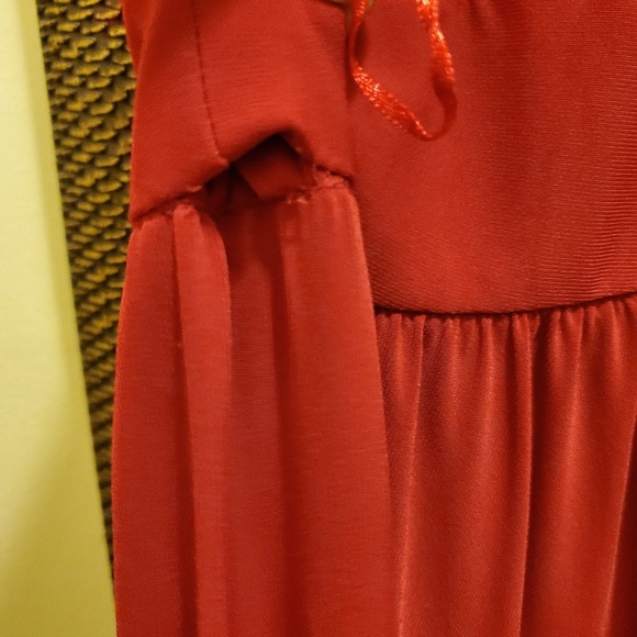 Red dress with sparkle top evening gown style - Picture 4 of 5